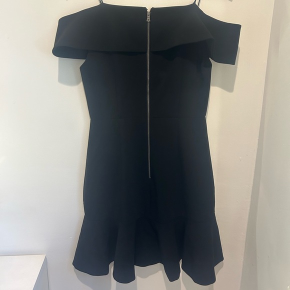 alice and olivia Dash Cold Shoulder Dress - Picture 7 of 8